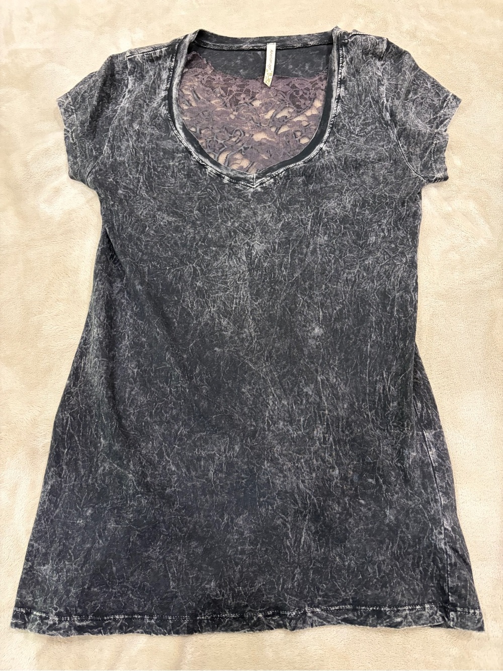 American Age Black Acid-Wash Short Sleeve Tee with Cutout Wing Design Womens Lg - Picture 2 of 3